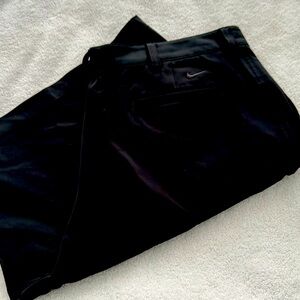 NIKE GOLF SIZE 40 IN BLACK